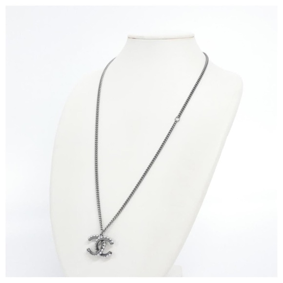 Authentic Chanel CC Faux Pearl Necklace Gold Tone - Picture 3 of 12